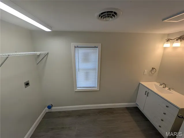 $199,900 | 242 East Lorena Avenue, Wood River, IL 62095