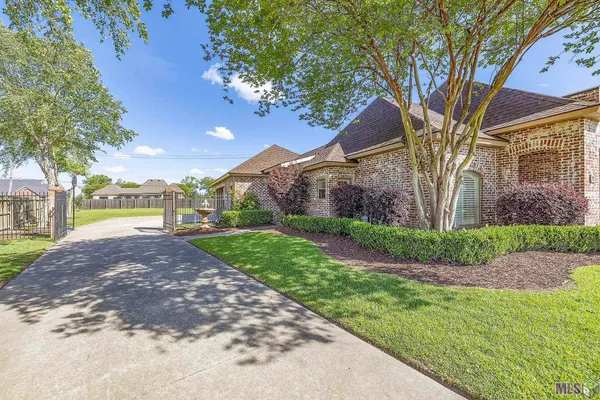 $449,000 | 3402 Briarwood Drive, Houma, LA 70360
