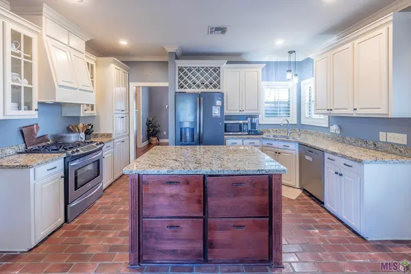 $449,000 | 3402 Briarwood Drive, Houma, LA 70360