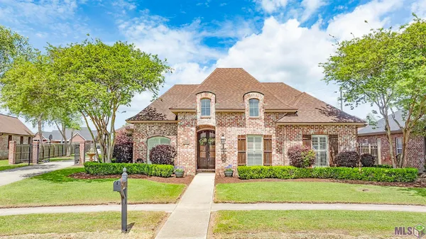 $449,000 | 3402 Briarwood Drive, Houma, LA 70360