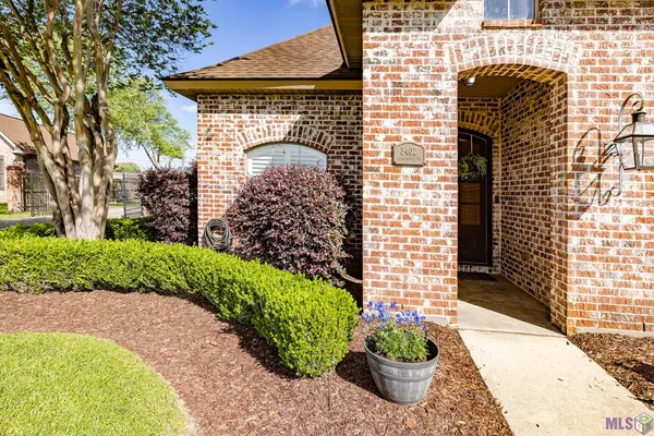 $449,000 | 3402 Briarwood Drive, Houma, LA 70360
