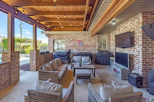 $449,000 | 3402 Briarwood Drive, Houma, LA 70360