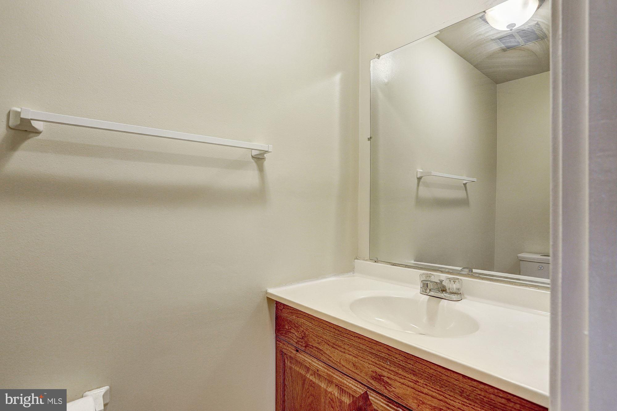 9454 Kilimanjaro Road Columbia, MD 21045 - Photo 12 of 36 Powder Room
