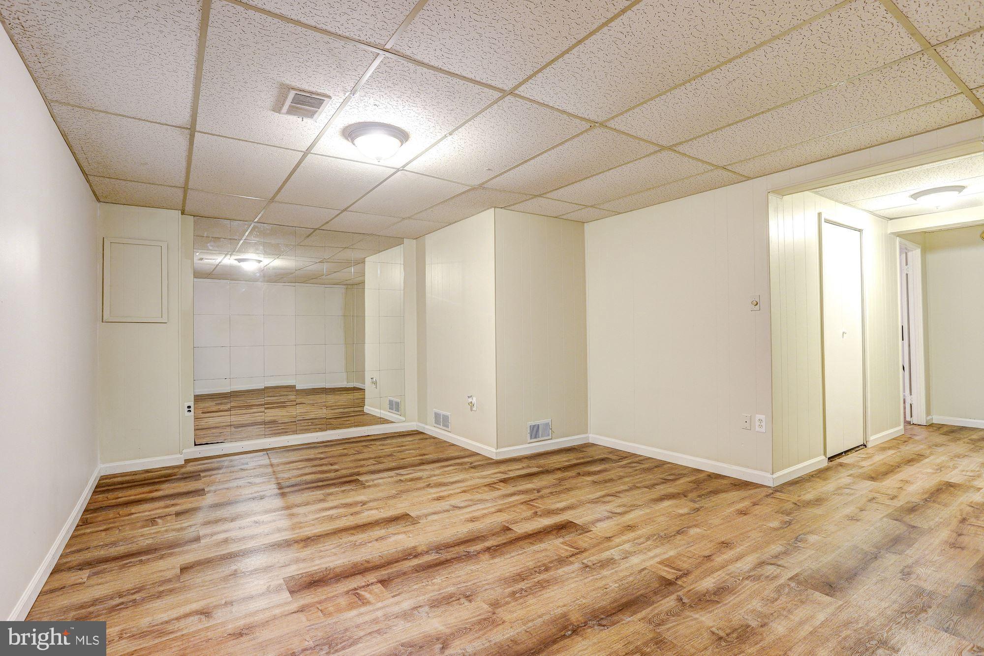 9454 Kilimanjaro Road Columbia, MD 21045 - Photo 22 of 36 Family Room