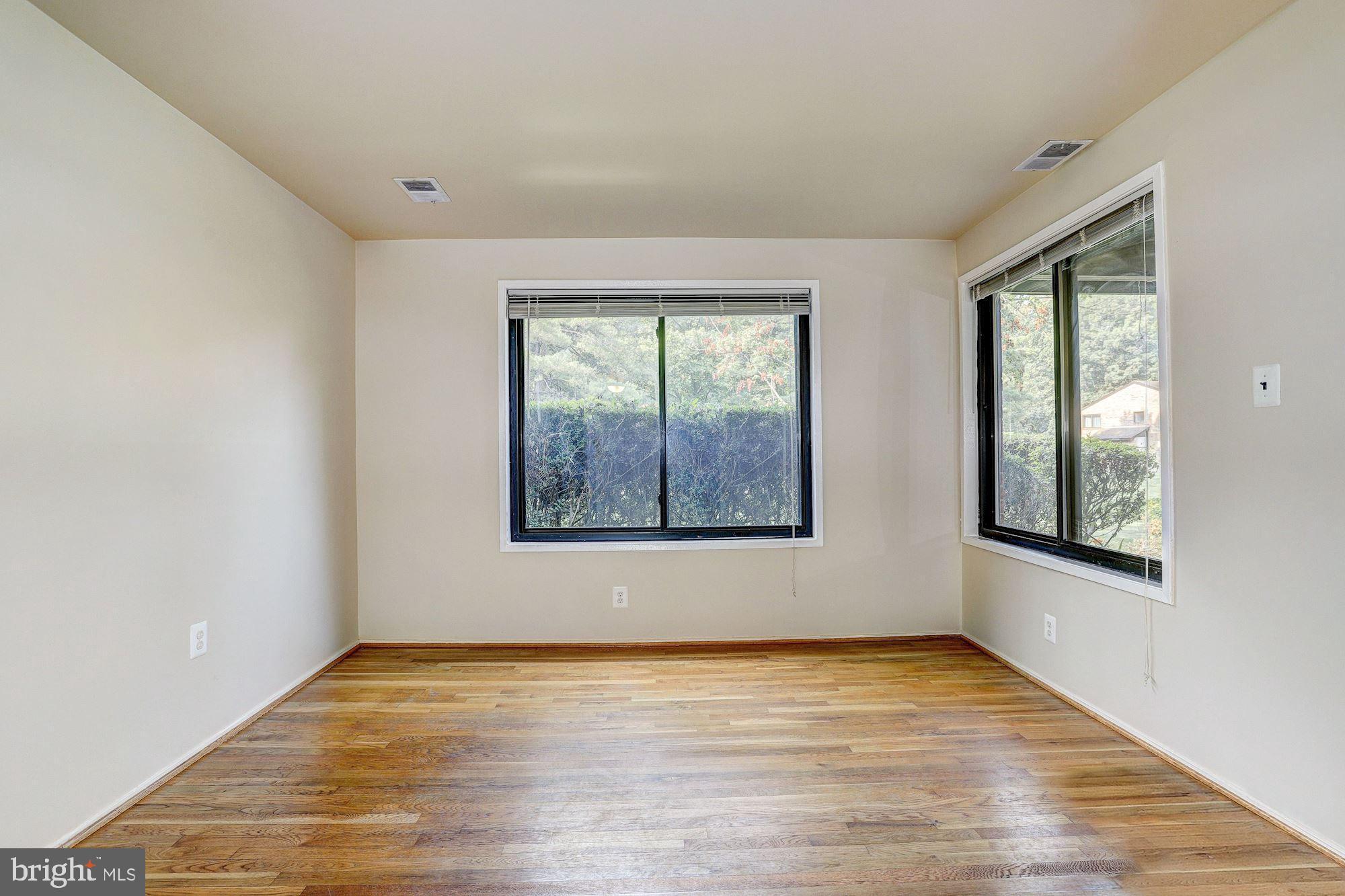 9454 Kilimanjaro Road Columbia, MD 21045 - Photo 4 of 36 Dining Room