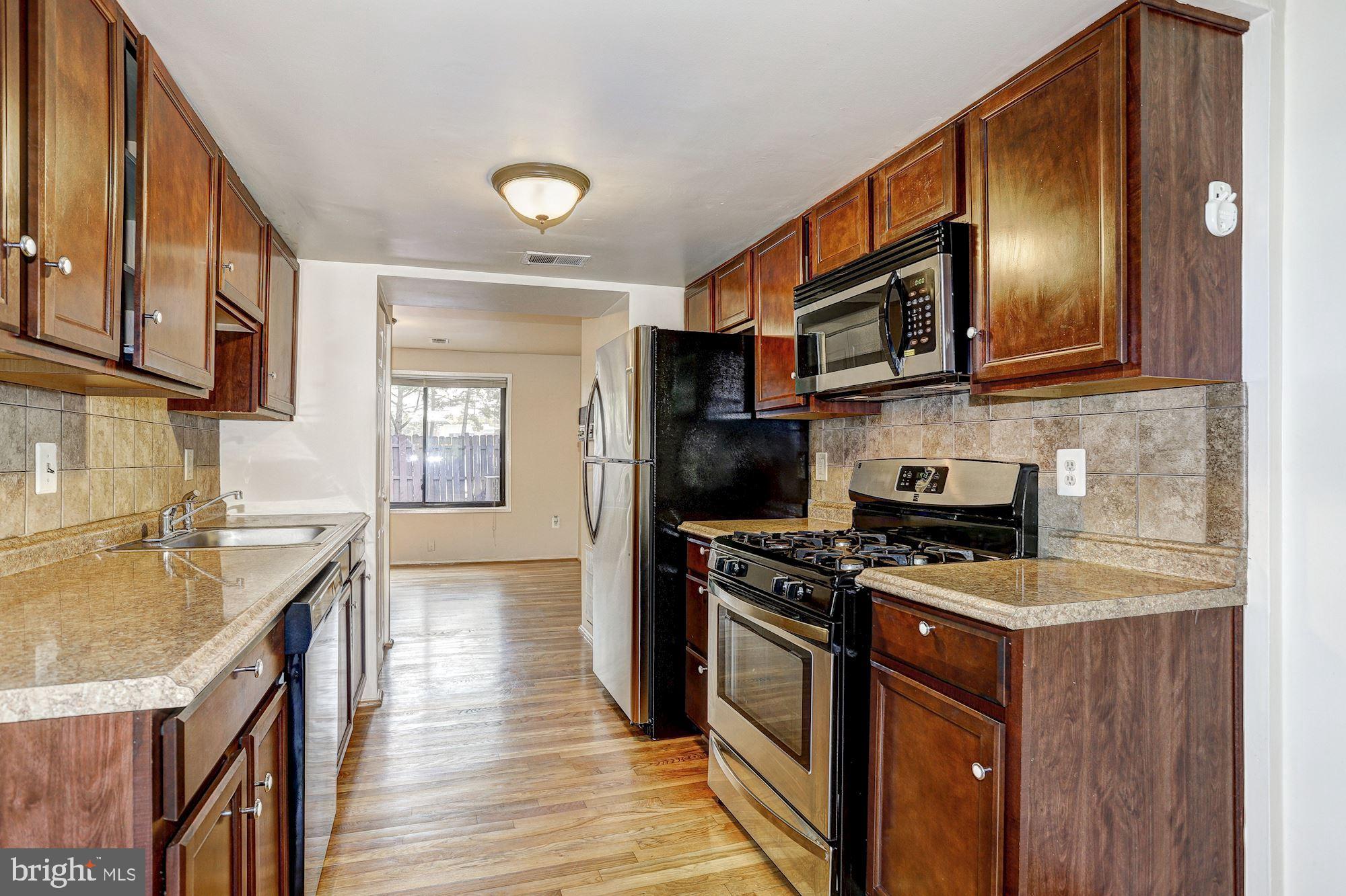 9454 Kilimanjaro Road Columbia, MD 21045 - Photo 6 of 36 Kitchen