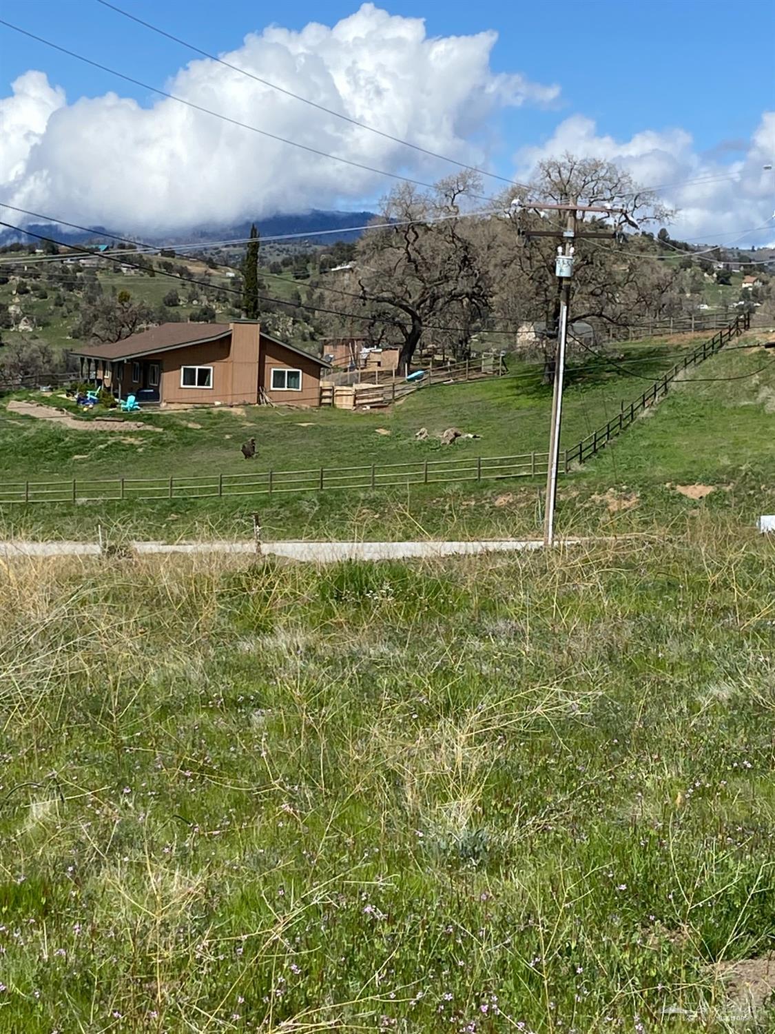 30004 Arvin Court Tehachapi, CA 93561 - Photo 3 of 5 Gallery Image 3
