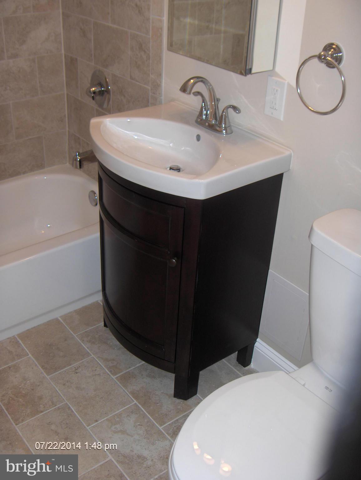 240 M Street Southwest, Unit E511 Washington, DC 20024 - Photo 17 of 28 Bath