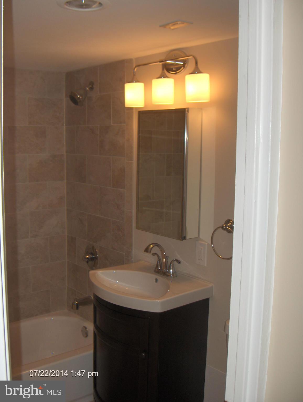 240 M Street Southwest, Unit E511 Washington, DC 20024 - Photo 18 of 28 Bath