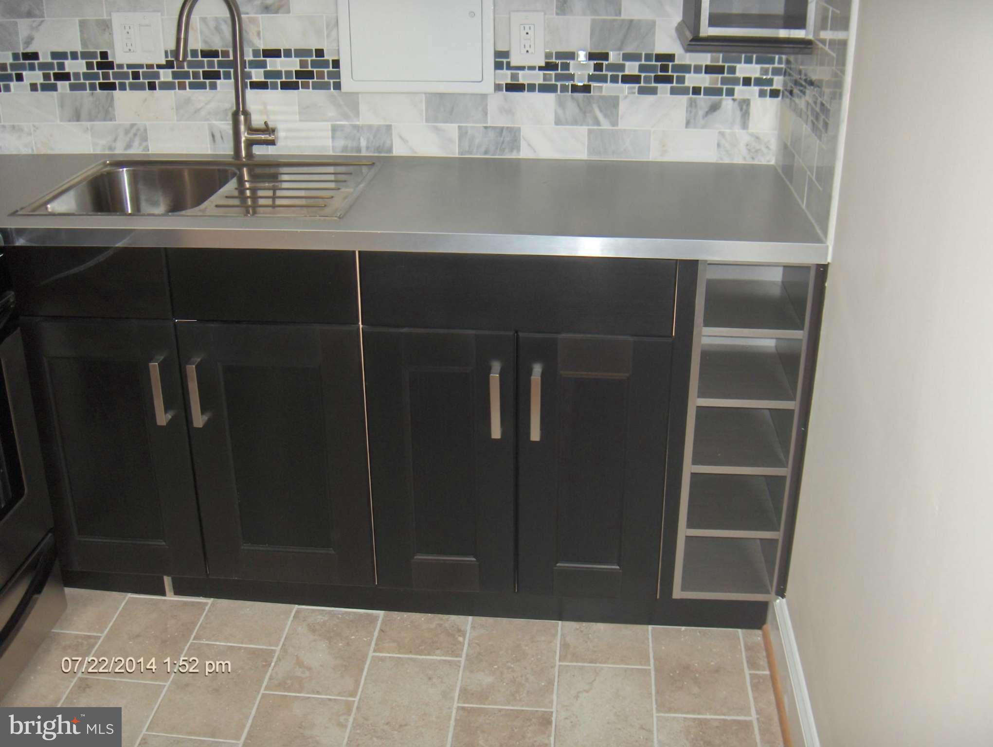 240 M Street Southwest, Unit E511 Washington, DC 20024 - Photo 3 of 28 Kitchen