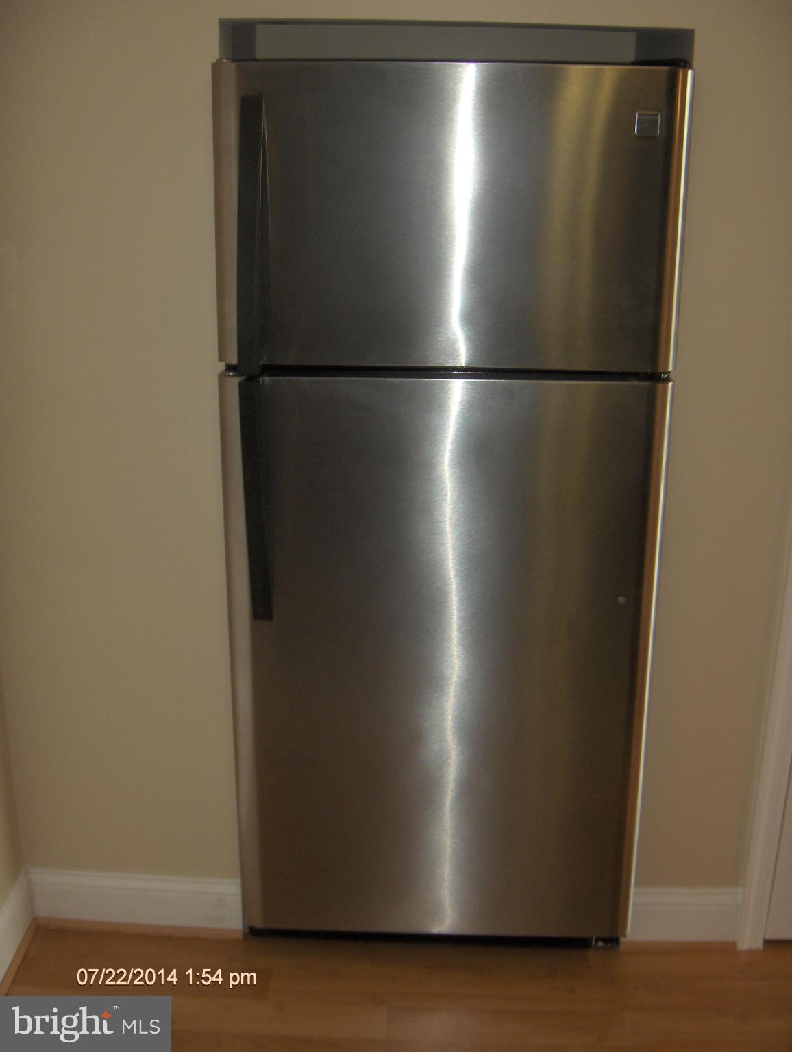 240 M Street Southwest, Unit E511 Washington, DC 20024 - Photo 7 of 28 Kitchen