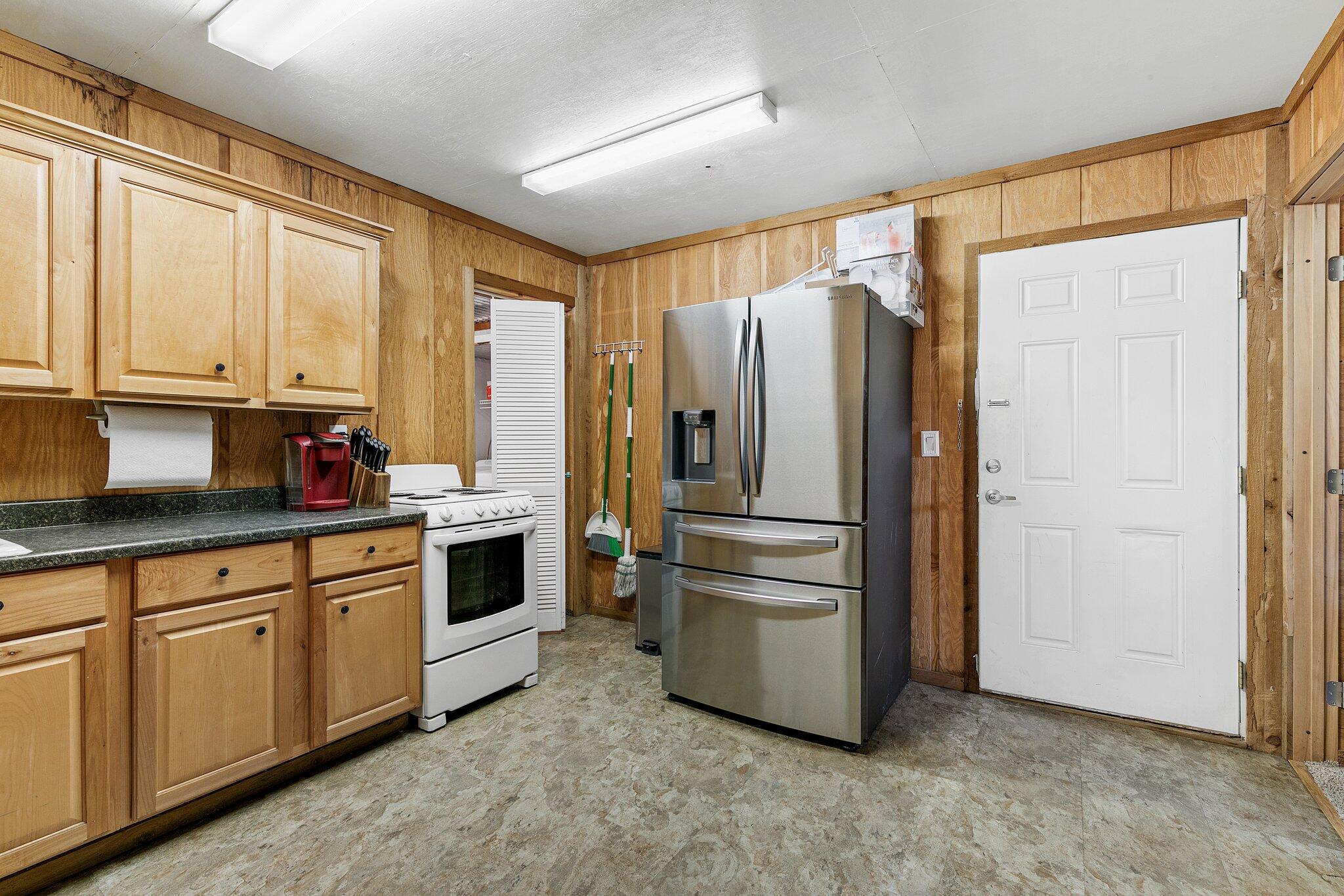 1211 Yankee Creek Road Eagle Point, OR 97524 - Photo 25 of 36 24