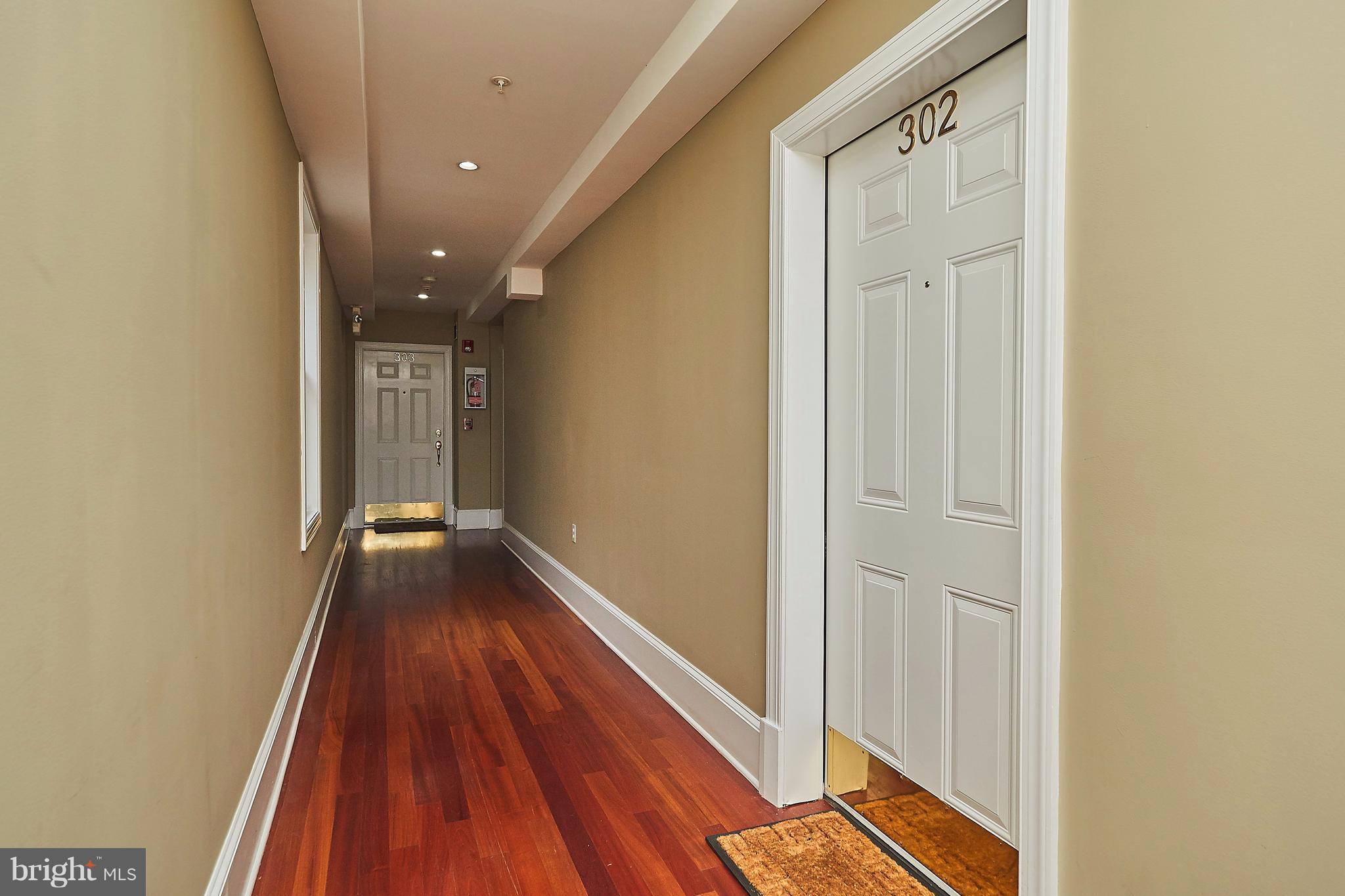 1465 Columbia Road Northwest, Unit 302 Washington, DC 20009 - Photo 4 of 30 Hallway to 302