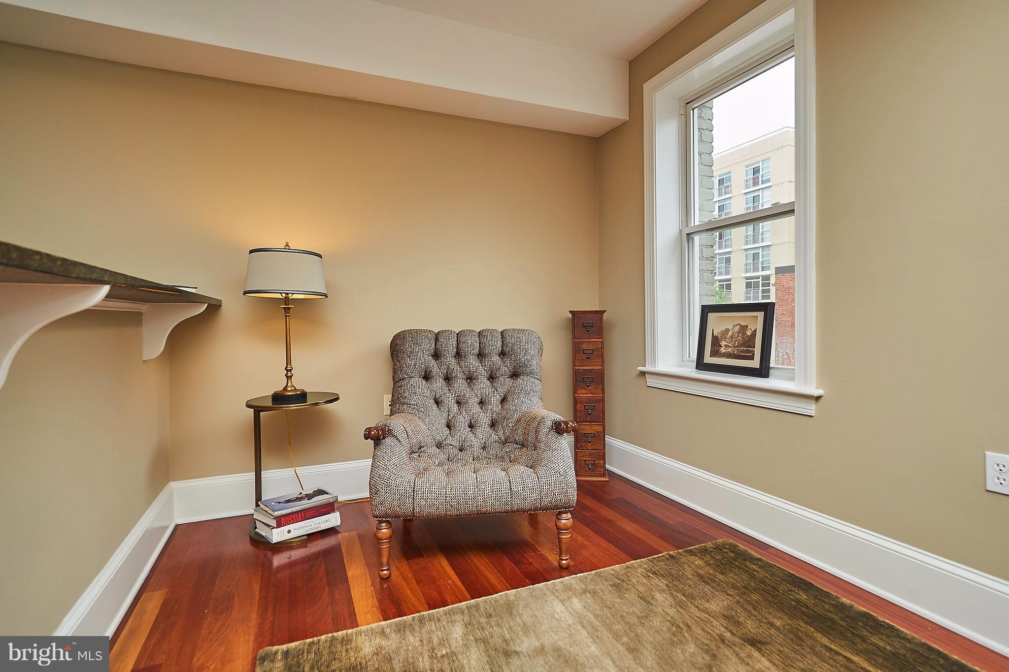1465 Columbia Road Northwest, Unit 302 Washington, DC 20009 - Photo 10 of 30 Living Room