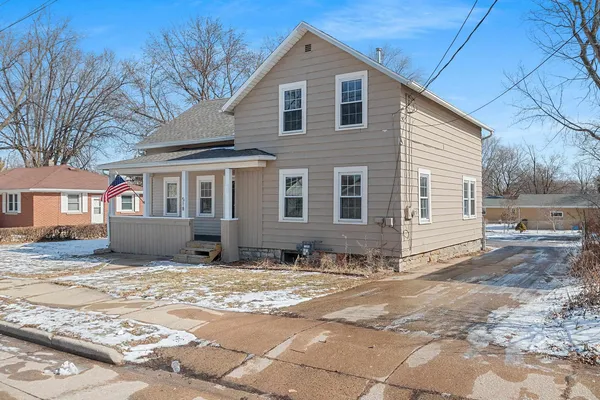 $315,000 | 518 South Telulah Avenue, Appleton, WI 54915