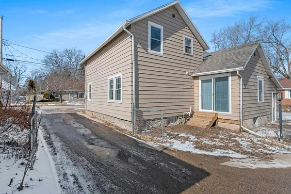 $315,000 | 518 South Telulah Avenue, Appleton, WI 54915