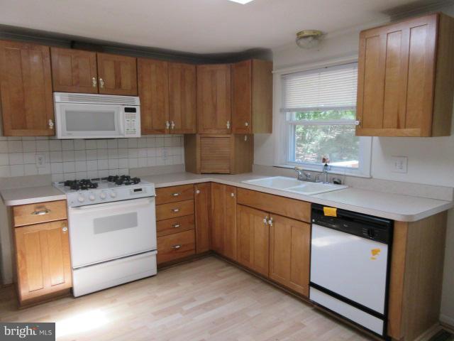 488 Cardinal Drive Lusby, MD 20657 - Photo 7 of 13 Kitchen