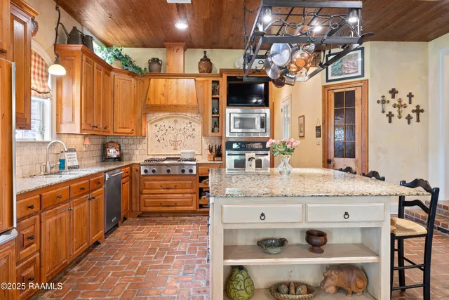 $929,000 | 103 Masterspoint Drive, Broussard, LA 70518