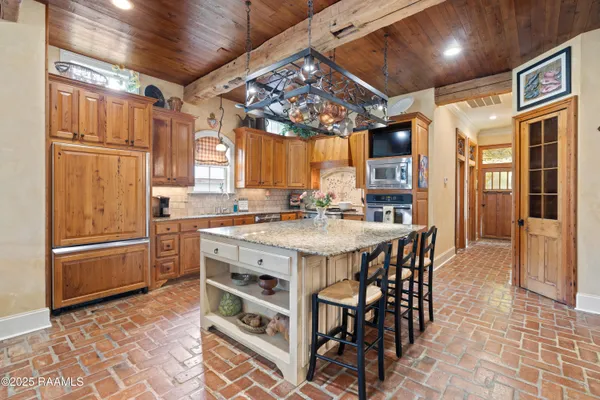 $899,000 | 103 Masterspoint Drive, Broussard, LA 70518