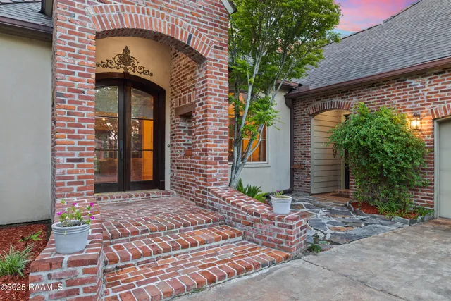 $929,000 | 103 Masterspoint Drive, Broussard, LA 70518