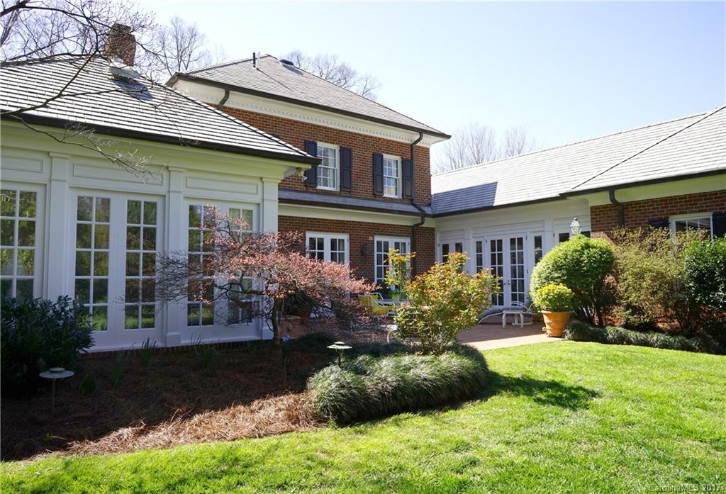 908 Ardsley Road Charlotte, NC 28207 - Photo 2 of 23 Gallery Image 2