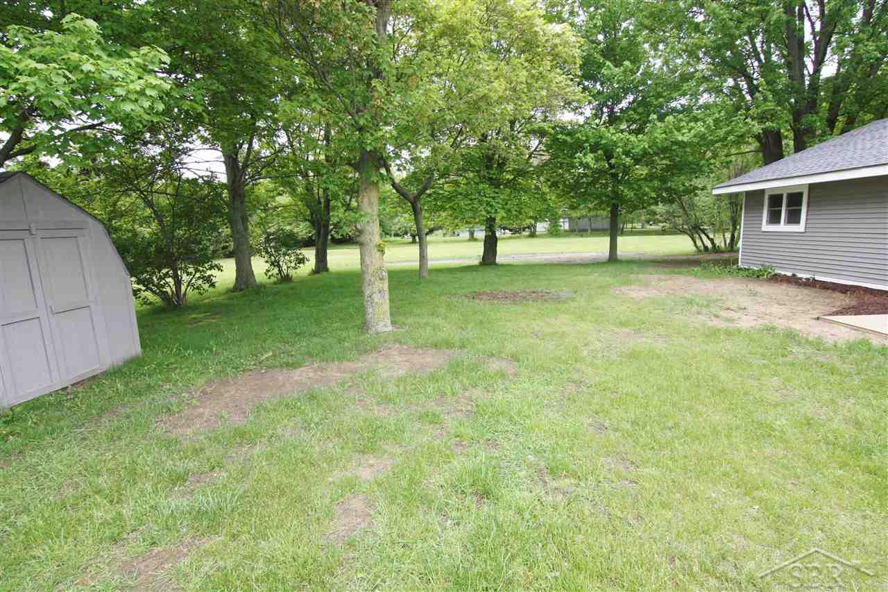 15910 Dice Road Hemlock, MI 48626 - Photo 37 of 41 31381708-36.JPG