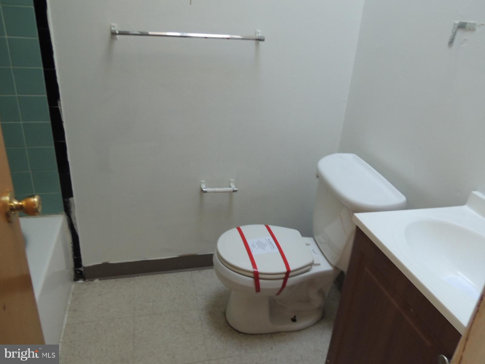 617 Homestead Road Wilmington, DE 19805 - Photo 14 of 17 Unit 2 full bath