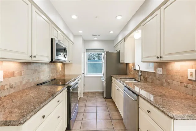 $2,500 | 707 Aurora Oaks Drive, New Orleans, LA 70131