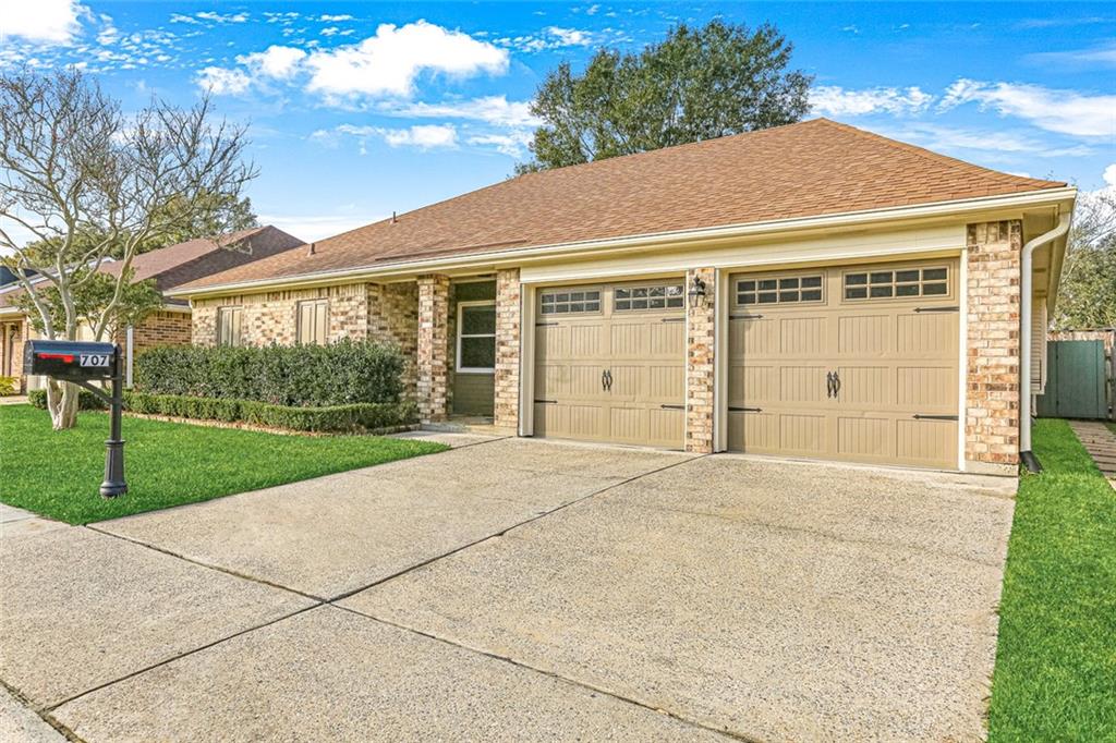 707 Aurora Oaks Drive New Orleans, LA 70131 - Photo 2 of 42