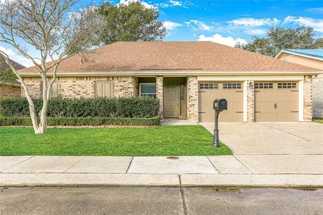 $2,500 | 707 Aurora Oaks Drive, New Orleans, LA 70131