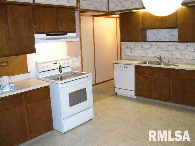 19008 Hubbard Road East Moline, IL 61244 - Photo 3 of 9