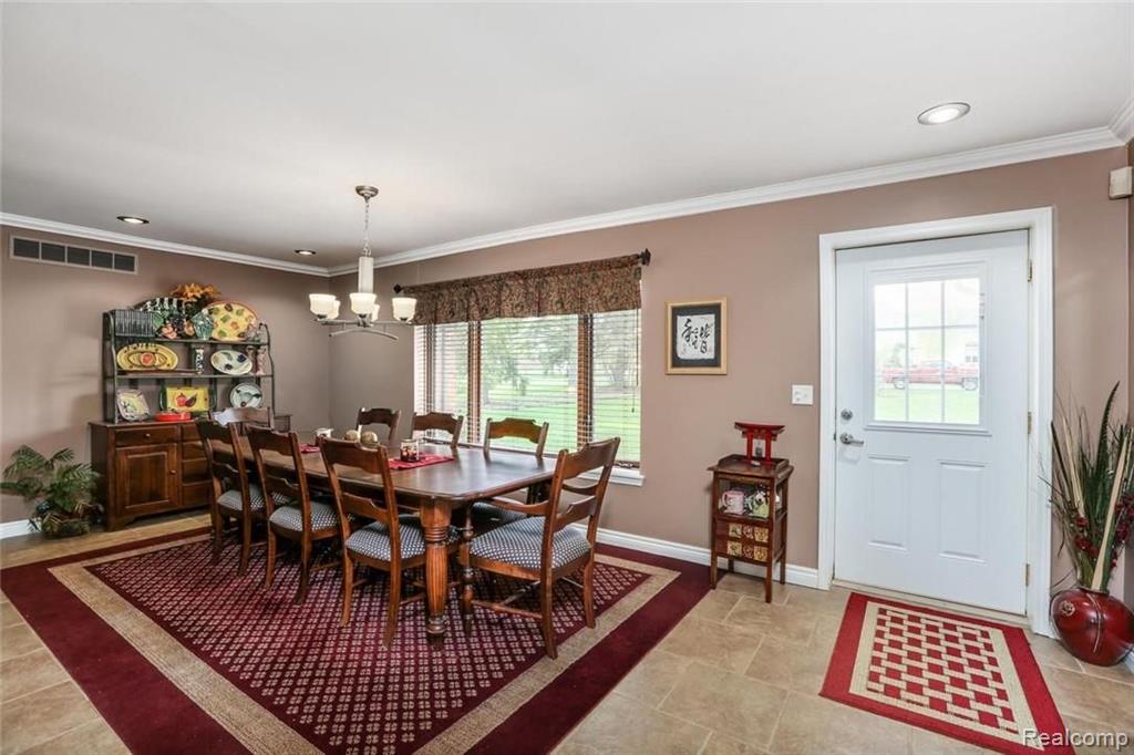 864 Creston Road Troy, MI 48085 - Photo 11 of 33