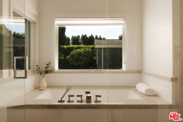 $2,695,000 | 5938 Jumilla Avenue, Woodland Hills, CA 91367