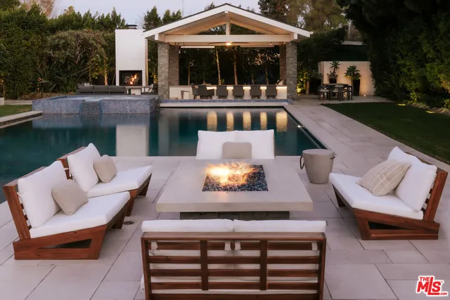 $2,695,000 | 5938 Jumilla Avenue, Woodland Hills, CA 91367