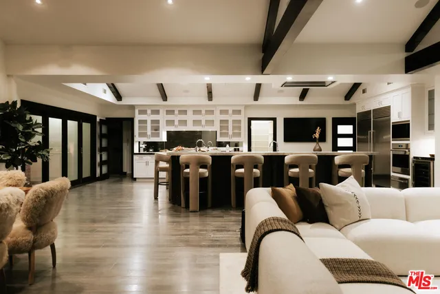 $2,695,000 | 5938 Jumilla Avenue, Woodland Hills, CA 91367