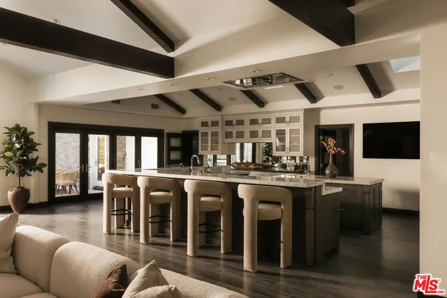 $2,695,000 | 5938 Jumilla Avenue, Woodland Hills, CA 91367