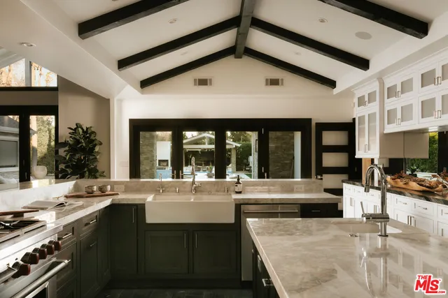 $2,695,000 | 5938 Jumilla Avenue, Woodland Hills, CA 91367