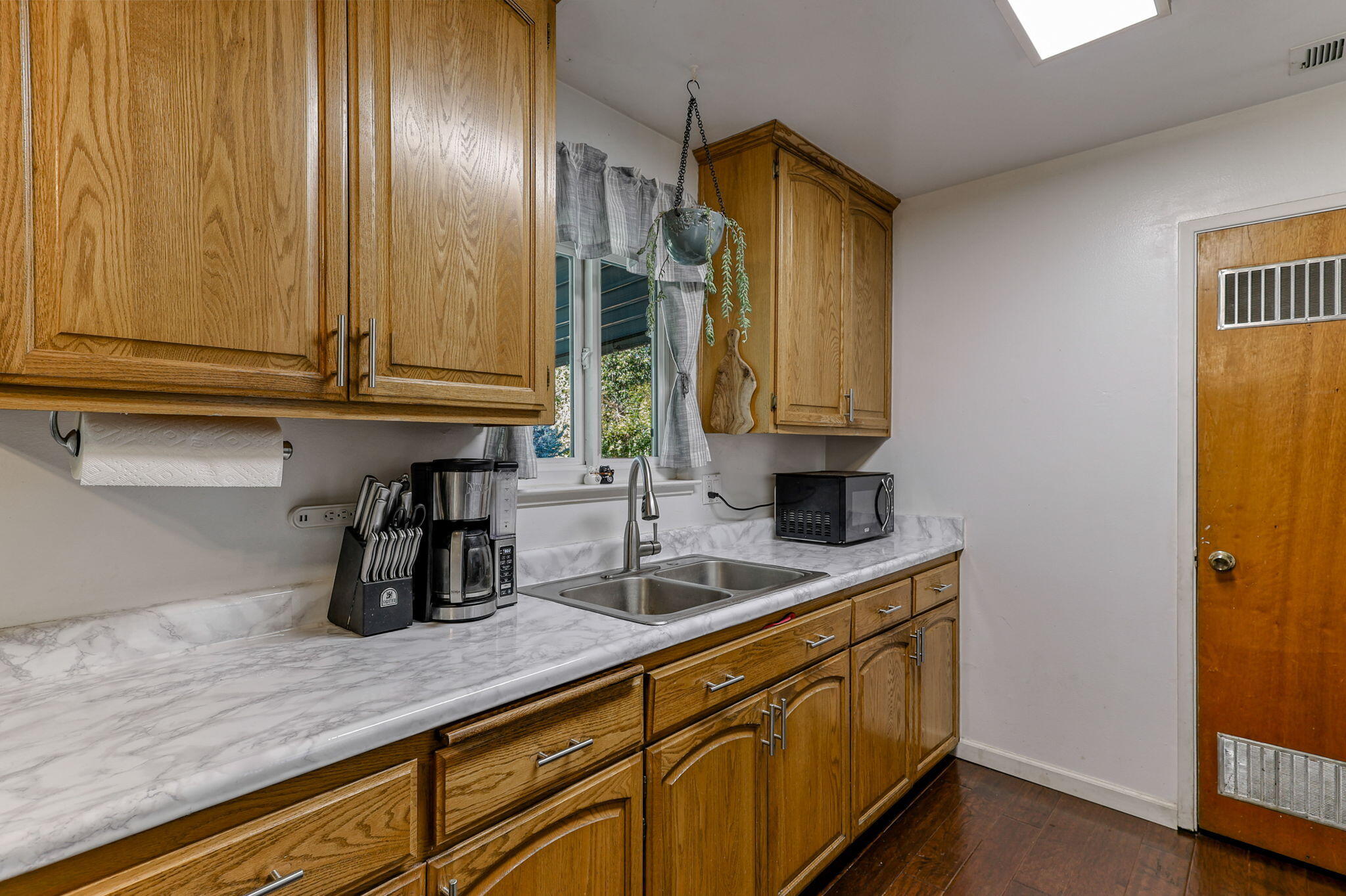 3040 Marmac Road Anderson, CA 96007 - Photo 12 of 44 23-web-or-mls-CLIP0156 - Copy