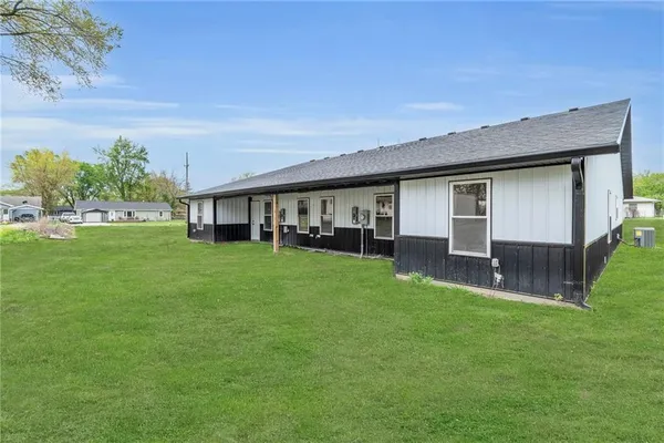 $375,000 | 1-2 West Lot 1 Railroad Addition Street, Hamilton, MO 64644