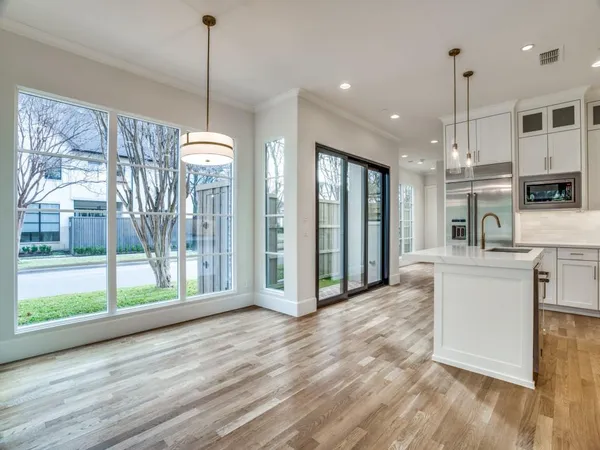 $10,000 | 4401 Glenwick Lane, University Park, TX 75205