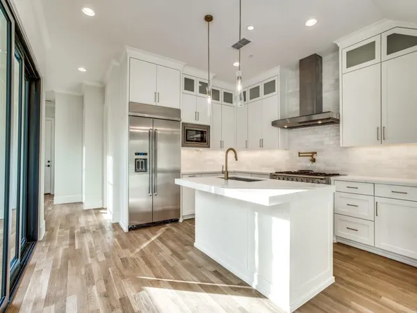 $10,000 | 4401 Glenwick Lane, University Park, TX 75205