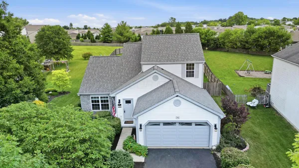 $349,900 | 70 Lantern Chase Drive, Delaware, OH 43015