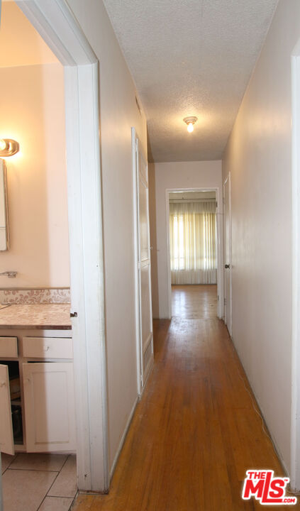 1022 West 156th Street Compton, CA 90220 - Photo 11 of 24 a view of hallway with windows