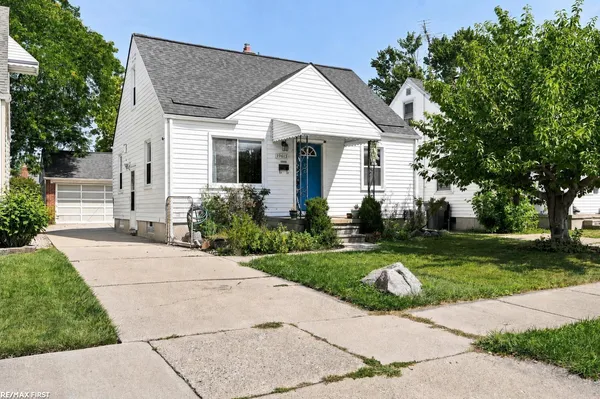 $209,900 | 19613 Rosedale Street, St. Clair Shores, MI 48080