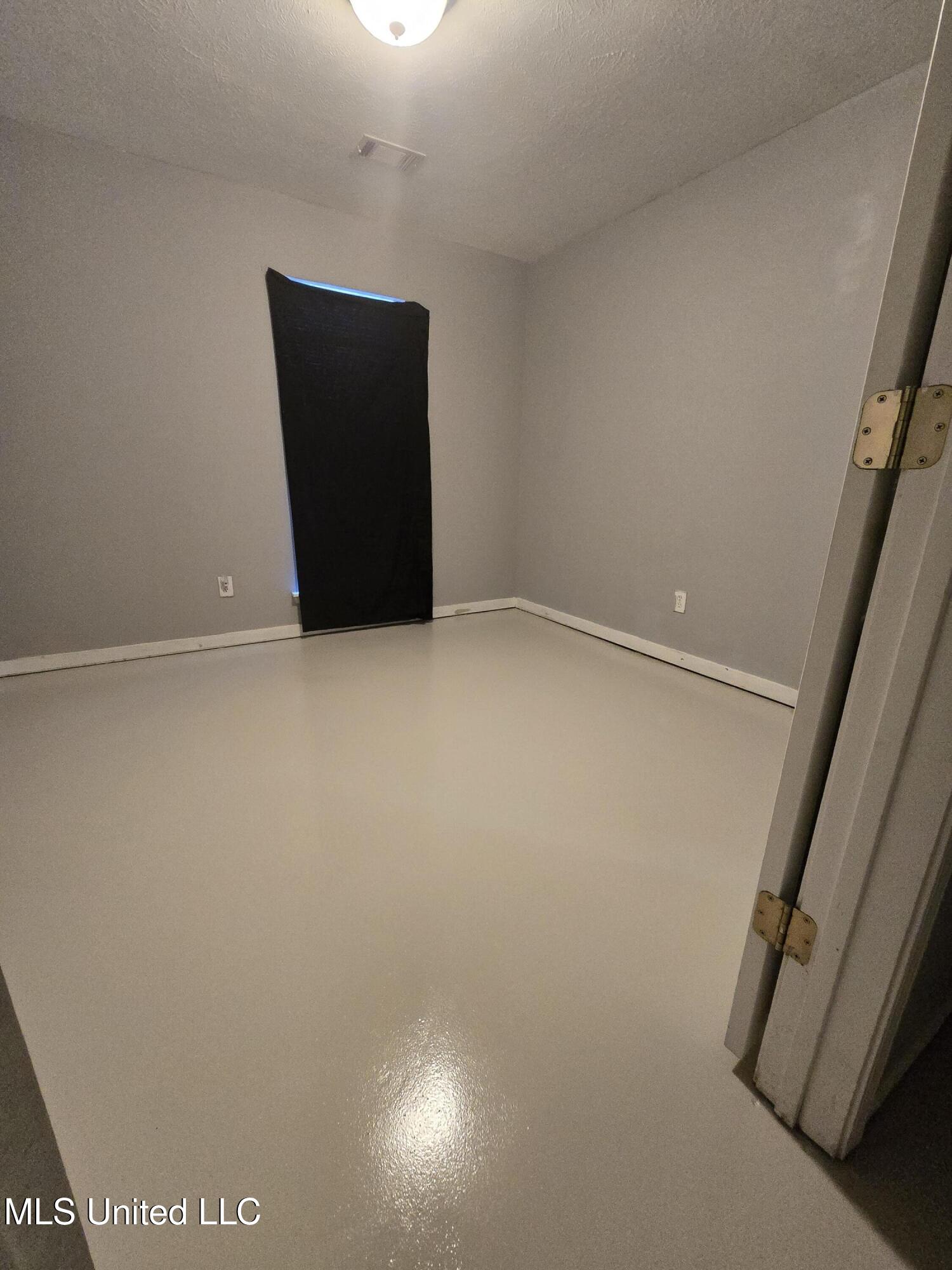 212 Callaway Circle Byram, MS 39272 - Photo 15 of 19 20260201_160407 (1)