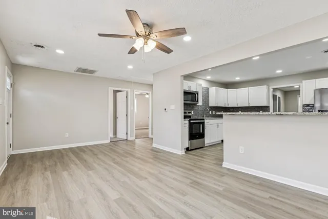 $350,000 | 12816 Thompson Drive, Waldorf, MD 20602