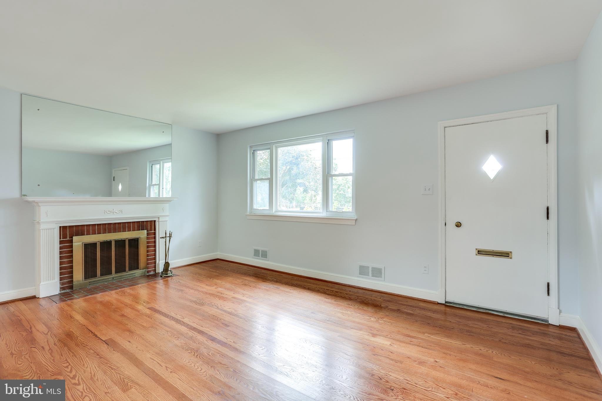 11020 Cone Lane Silver Spring, MD 20902 - Photo 6 of 36 Gallery Image 6