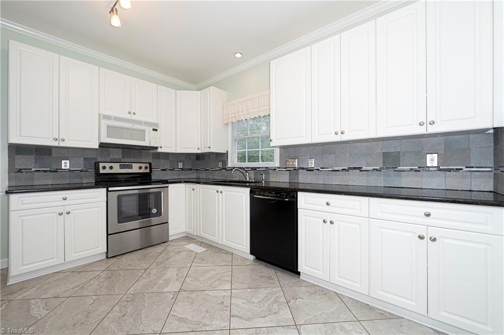 632 Barrocliff Road Clemmons, NC 27012 - Photo 6 of 36 Kitchen