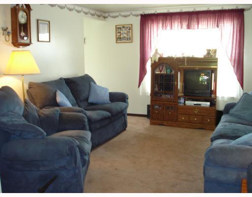1104 Stanford Road Brighton Heights, PA 15212 - Photo 3 of 8 Living Room. Light and bright living room