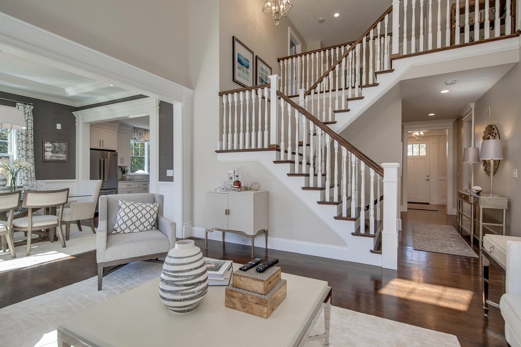 7 Garrison Way, Unit 7 Brookline, MA 02445 - Photo 3 of 27 Gallery Image 3